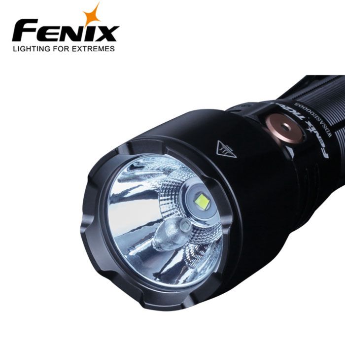 Fenix TK26R lommelygte med hvidt, rødt og grønt lys